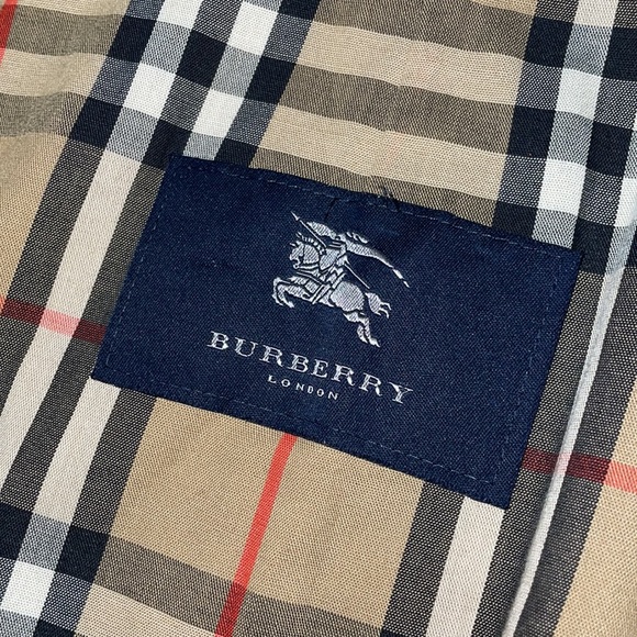 Burberry London - Picture 5 of 12